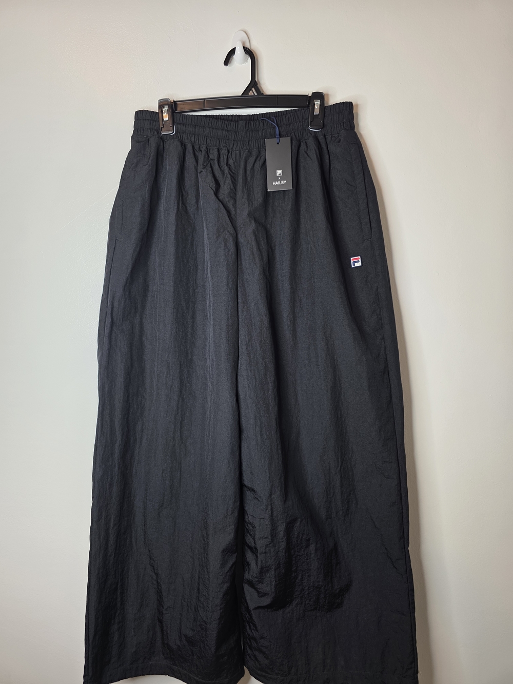 NWT FILA x Hailey Bieber Crinkle Pants Women’s M Black Wide Leg Elastic Waist St